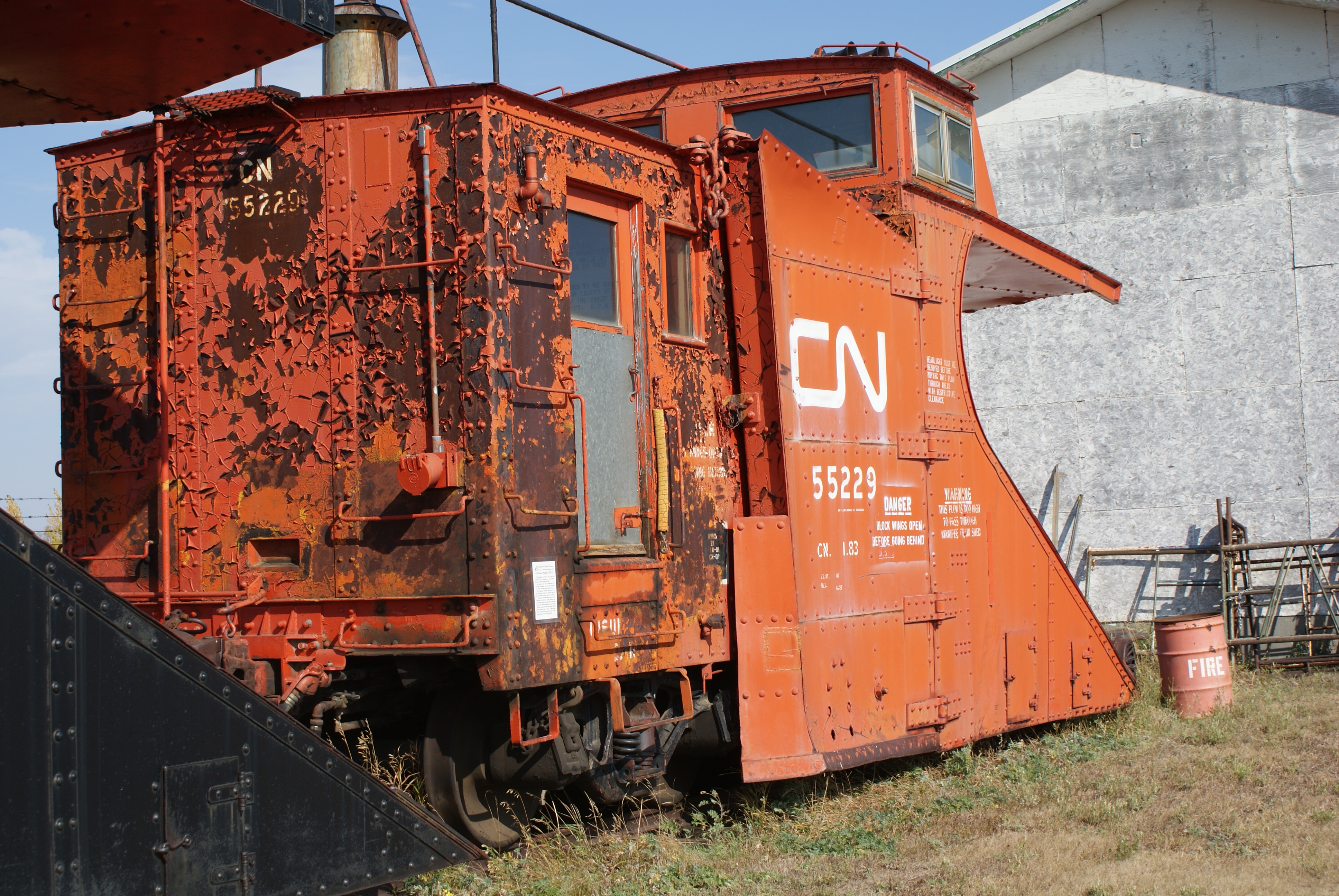 Tragedie în județul Galați: patru persoane au murit după ce un tren de călători a lovit o autoutilitară