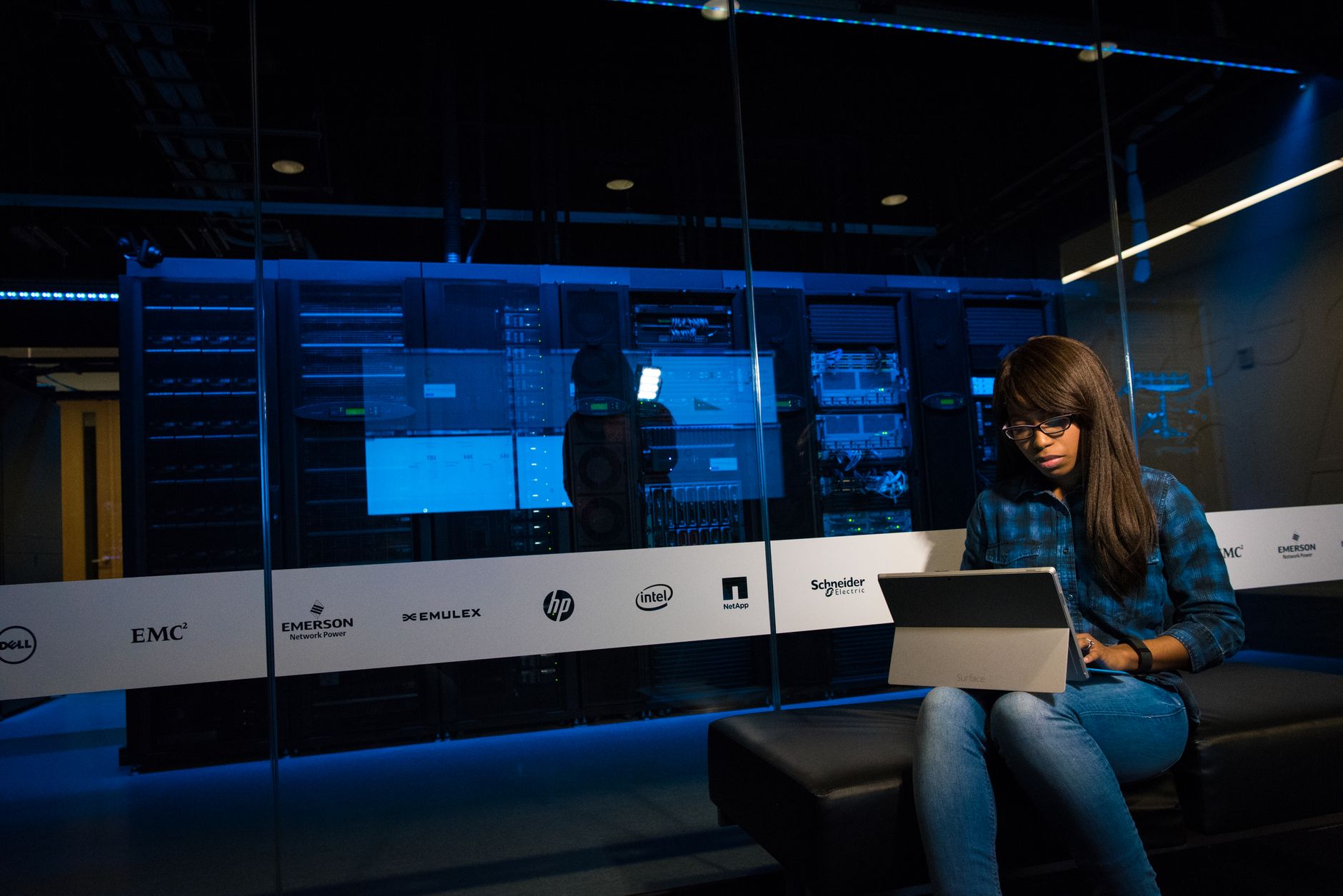 OpenAI a concediat trei cercetători pentru gestionarea necorespunzătoare a informațiilor sensibile