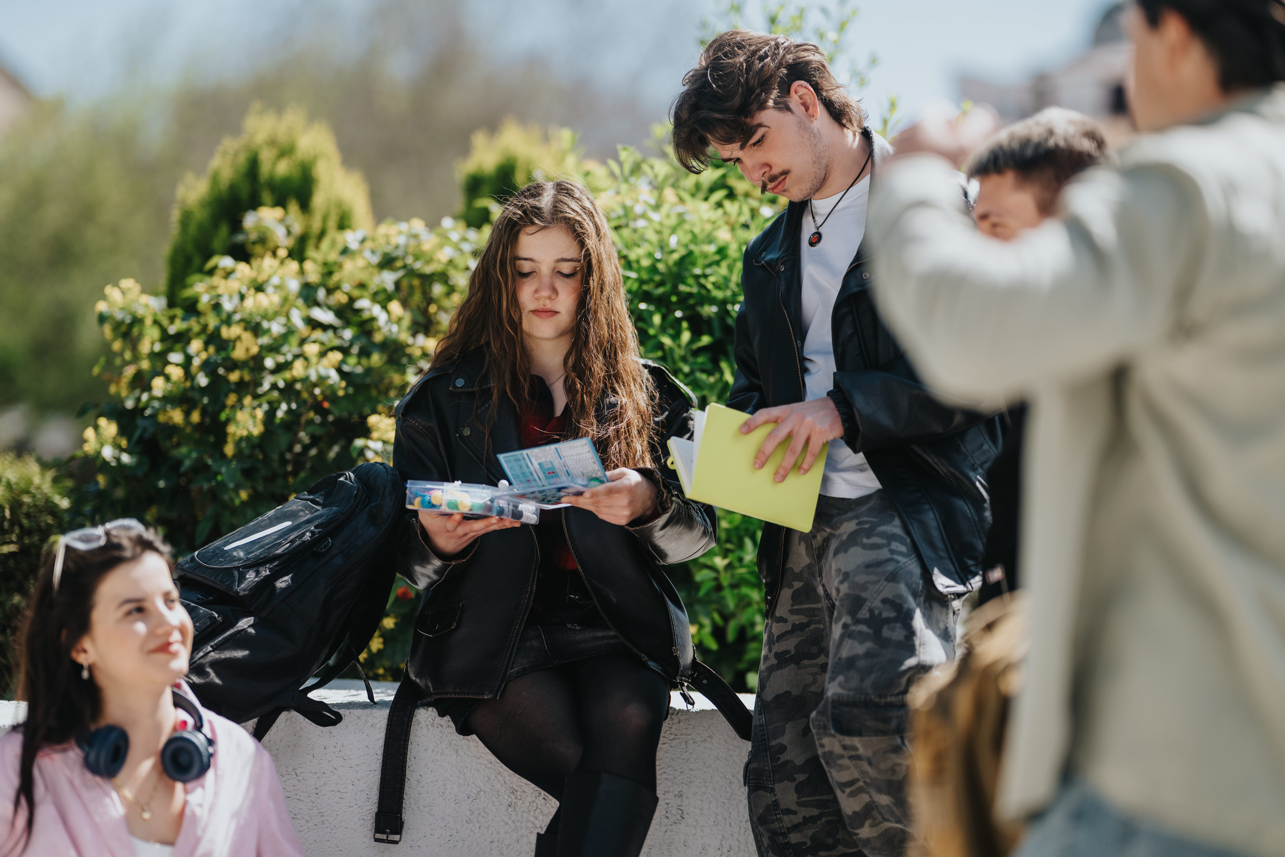 Inteligența artificială a devenit parte din rutina adolescenților din România, conform unui nou studiu