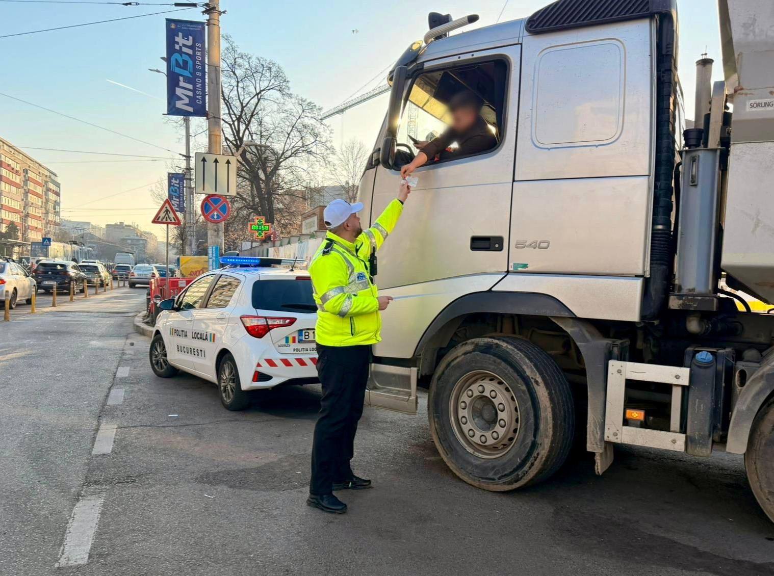Reguli noi pentru camioanele din București: se extinde taxa de acces și se elimină restricțiile orare