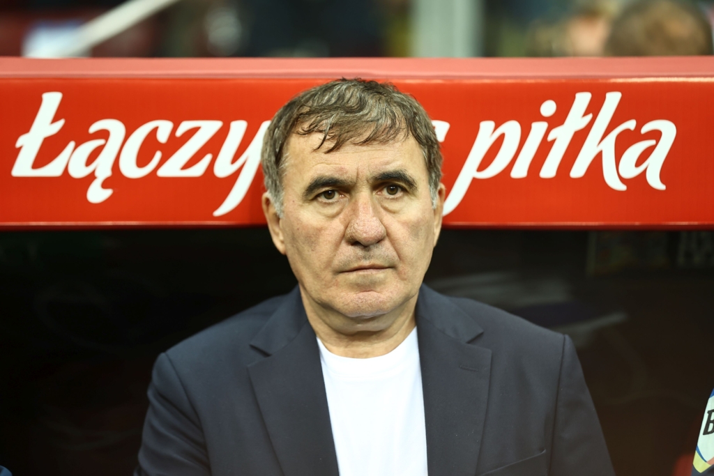 Gheorghe Hagi se confruntă cu situația critică a naționalei, după ce l-a criticat pe Răzvan Lucescu