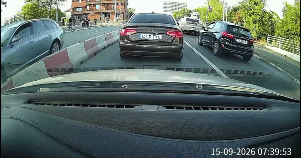 Un pieton a fost lovit în cap de un stâlp de lemn în Năvodari, după un accident cu cabluri electrice