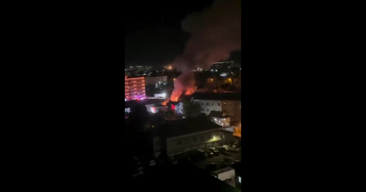 Incendiu de proporții la o locuință din Slatina: trei persoane, inclusiv un copil, au fost internate