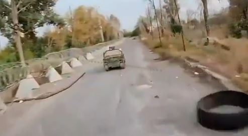 Robot terestru ucrainean a neutralizat o dronă rusească folosind o plasă anti-dronă