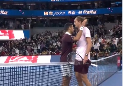 Novak Djokovic a câștigat duelul cu Alexander Zverev și a ajuns în semifinalele de la Beijing