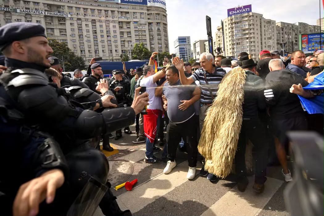 Tensiuni în Piața Victoriei: Jandarmii au folosit gaze lacrimogene în timpul protestului fermierilor