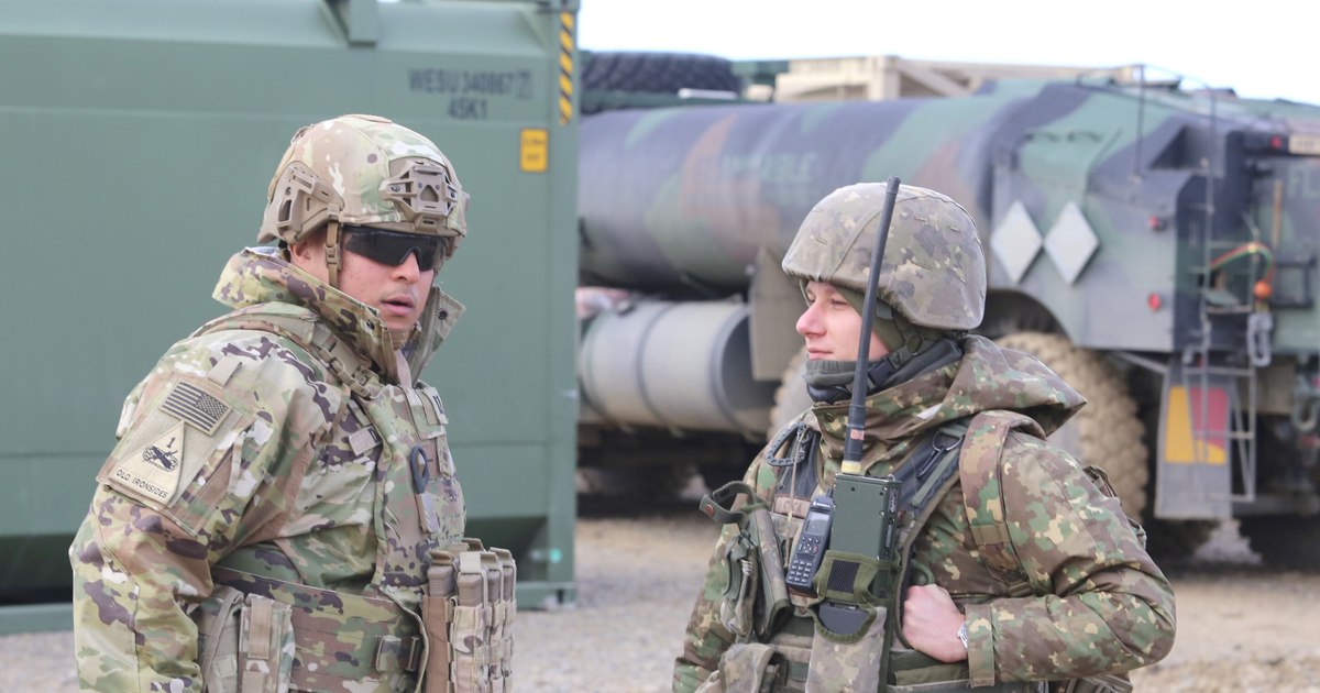 Exerciții militare cu muniție de război în poligoanele Babadag și Cataloi: restricții de circulație și avertismente