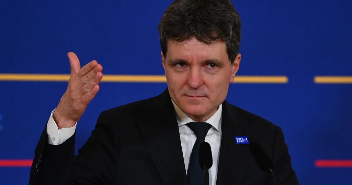 Nicușor Dan condamnă violențele de la protestul din Piața Victoriei și acuză politicieni de instigare