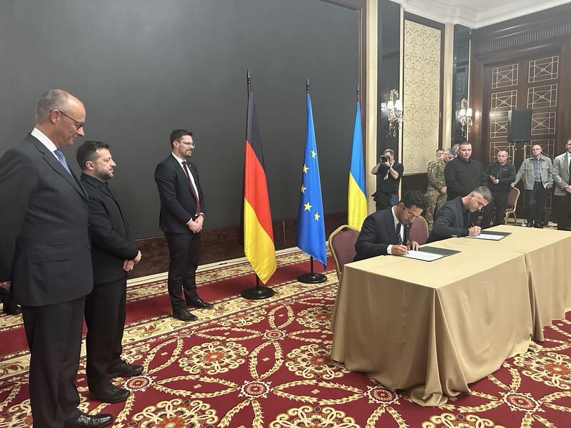 Parteneriat între ARX Robotics și Roboneers pentru producția de roboți militari în Ucraina