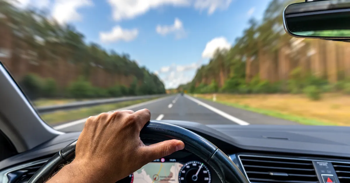 De ce viteza de 135 km/h pe autostradă poate evita amenda de viteză