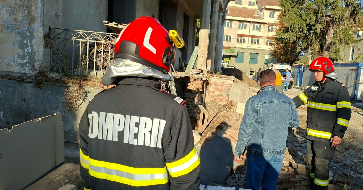 Accident grav în Tecuci: un bărbat a fost îngropat sub un zid în timpul unor lucrări de renovare