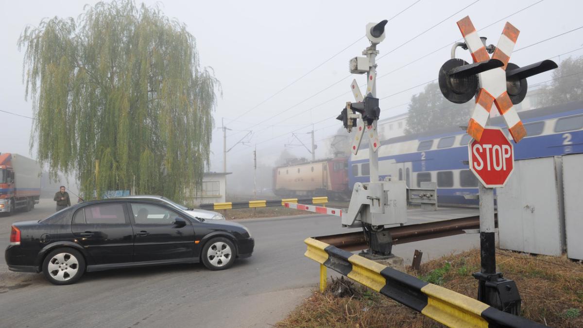 Atenție la trecerile la nivel: Titi Aur avertizează că șoferii riscă suspendarea permisului de conduire