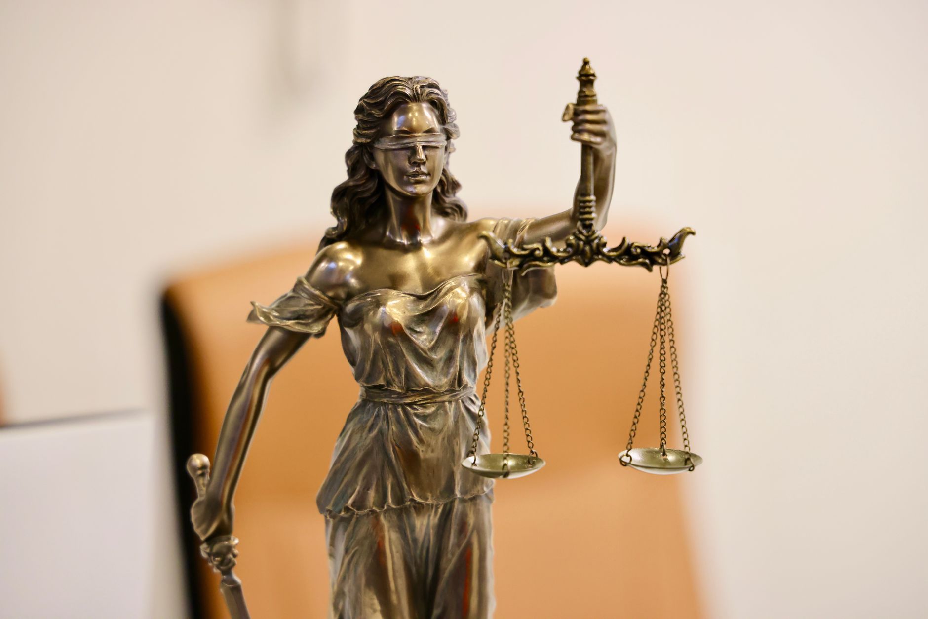 Fostul episcop Christopher Saunders a fost condamnat la șase ani și jumătate de închisoare pentru abuz sexual