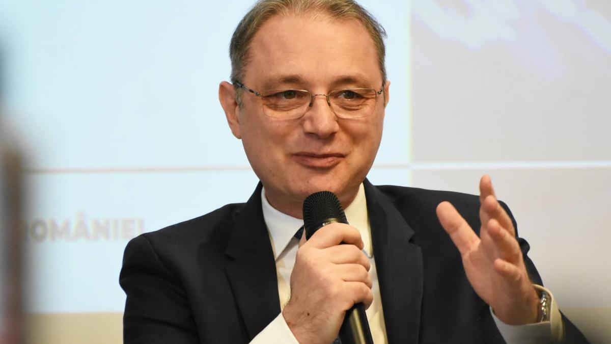 Luca Niculescu începe elaborarea programului de guvernare: prioritățile pentru stabilitate economică și politică