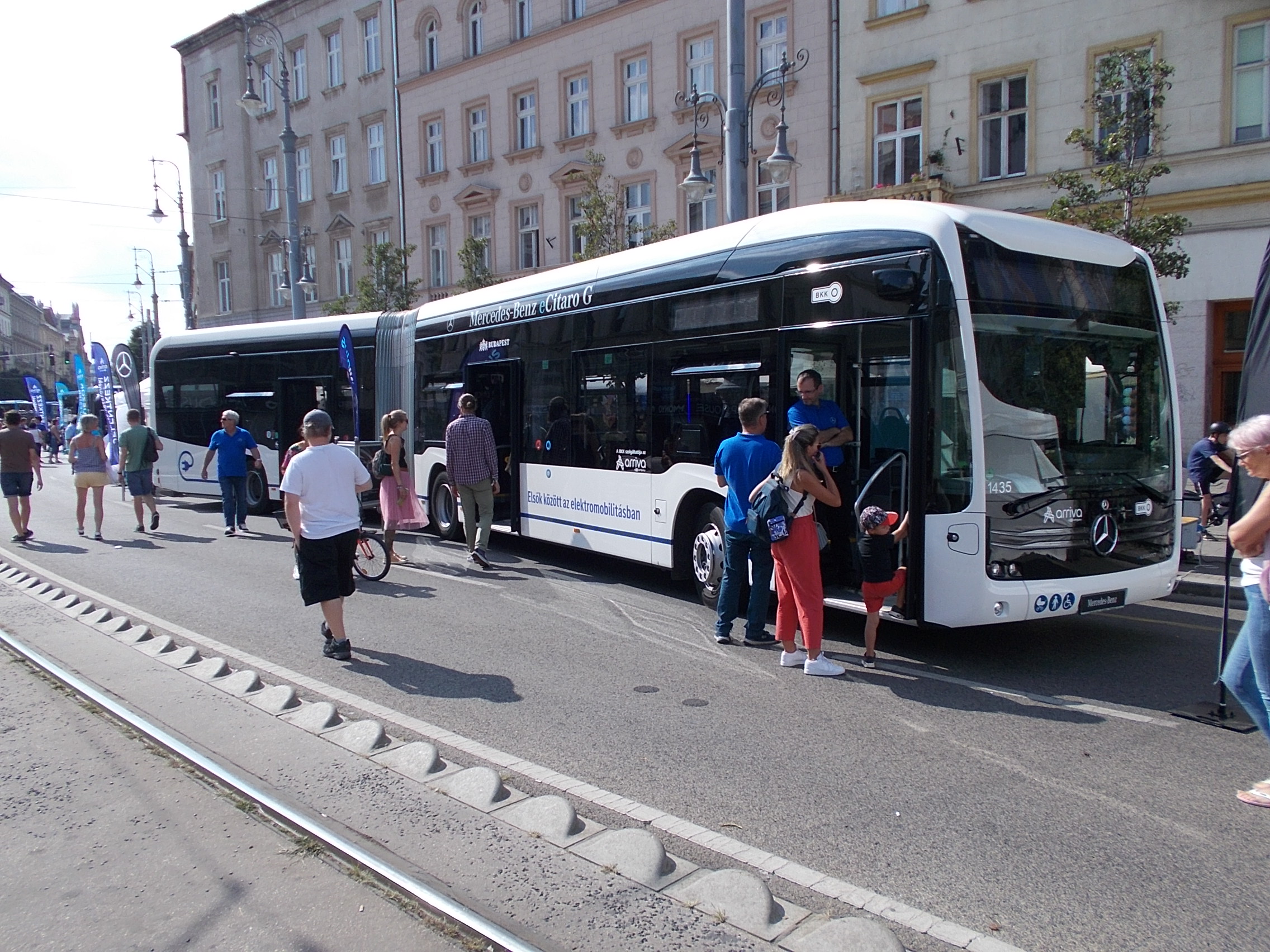 Bucureștiul investește 87,44 milioane de euro în 95 de vehicule noi pentru transportul public