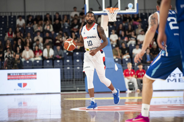 Debuturi în FIBA Europe Cup: CSM Raiffeisen Oradea a câștigat, în timp ce SCMU Craiova și Dinamo au pierdut