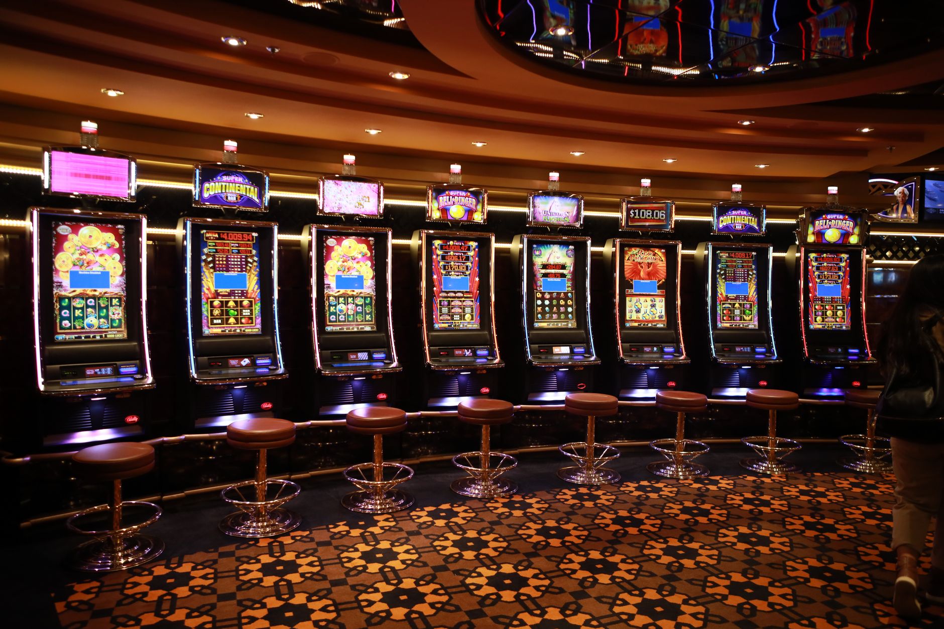 Diferențele tehnice care separă jocurile de casino aparent similare