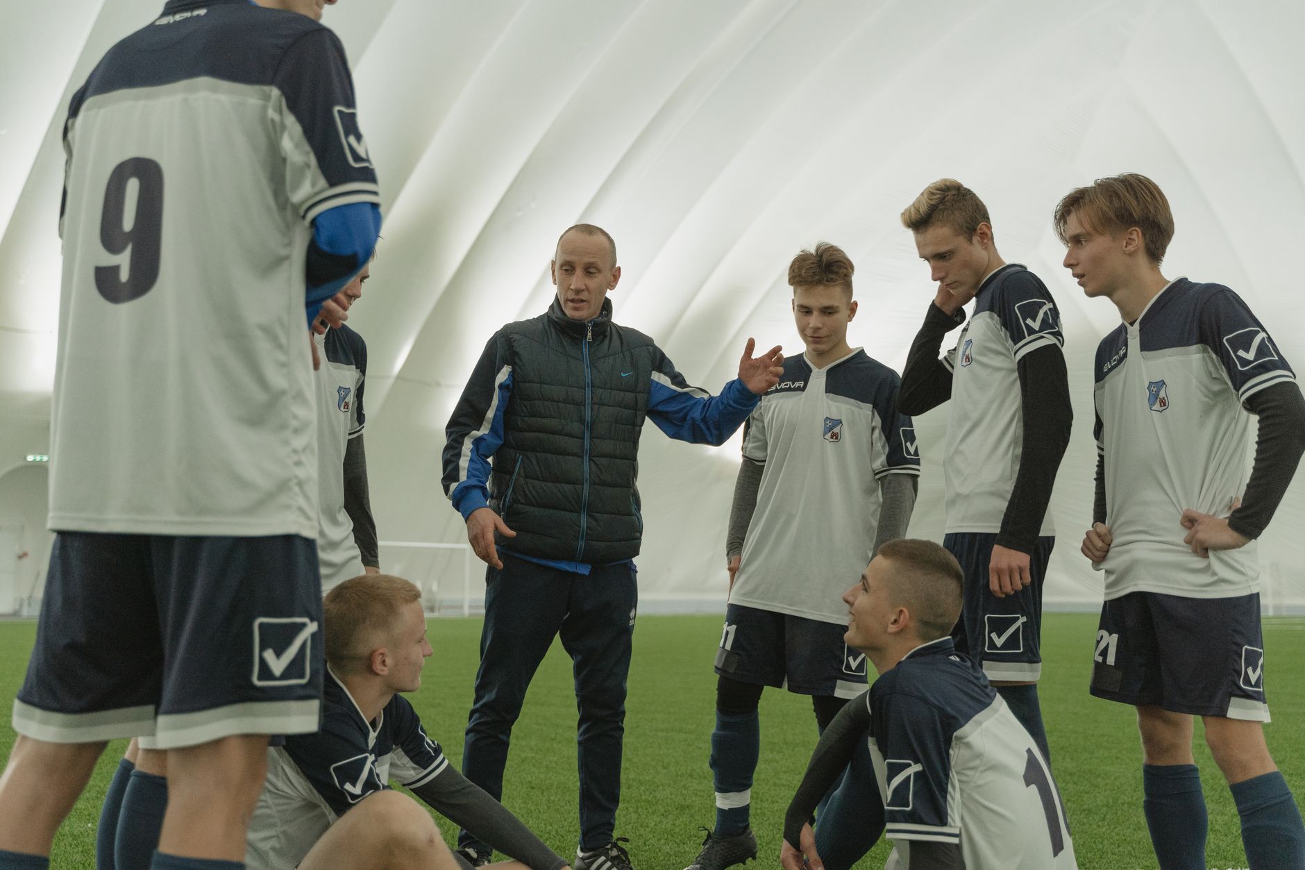 Laurențiu Reghecampf pregătește o schimbare de strategie la FCSB: un jucător criticat va primi o nouă șansă
