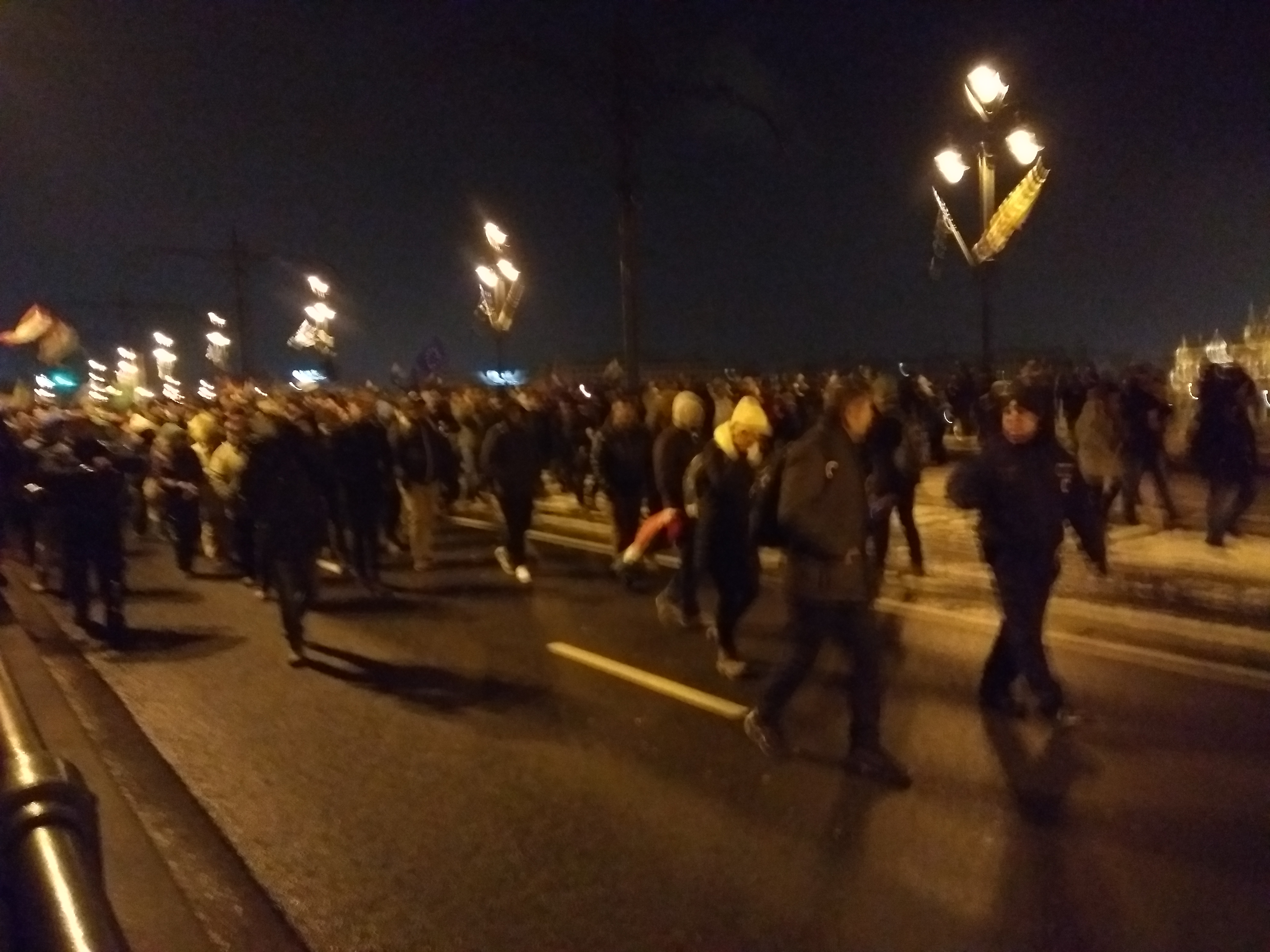 Proteste masive în Belgia: poliția a folosit gaze lacrimogene, iar 140 de zboruri au fost anulate