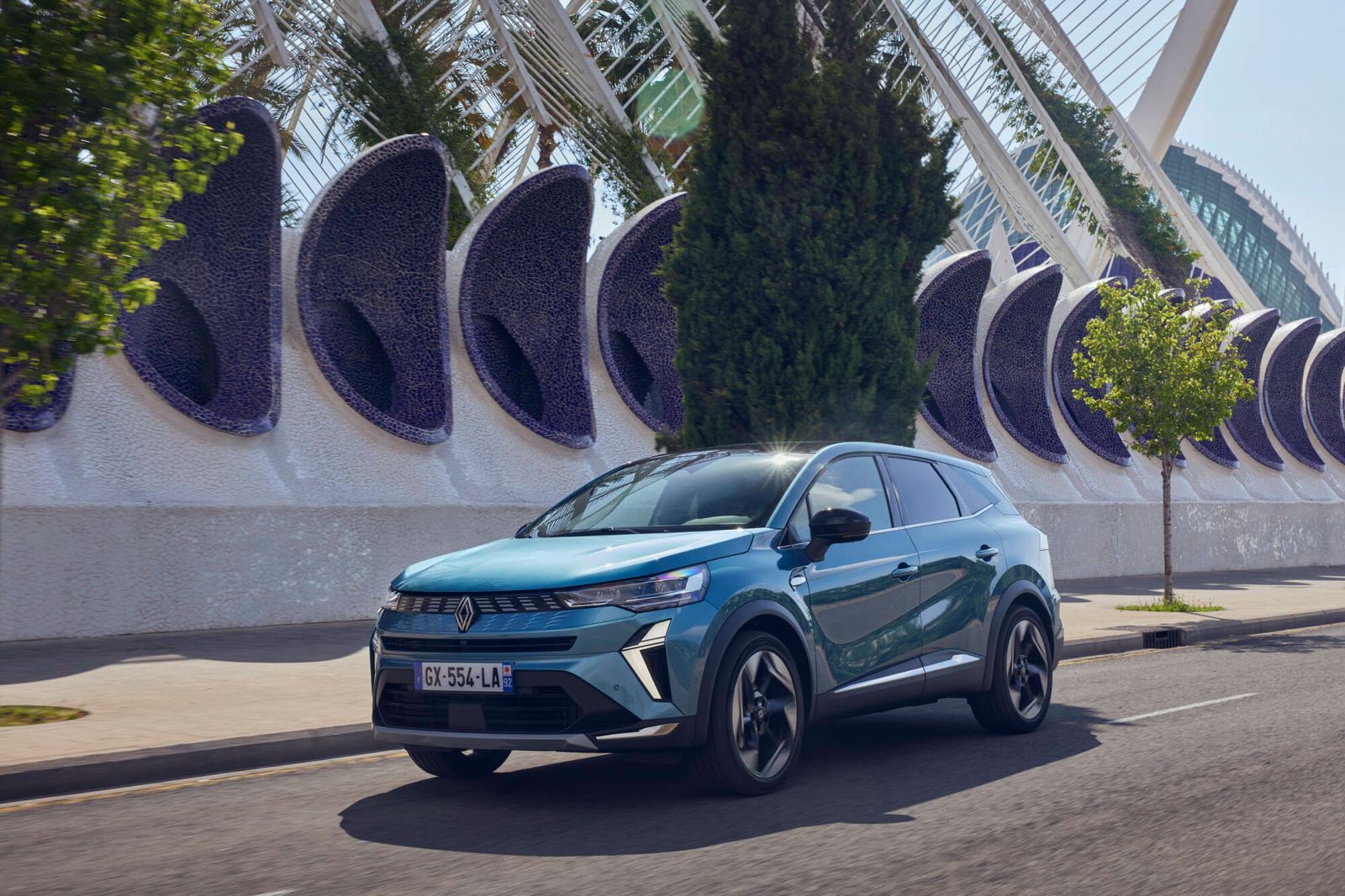 Renault Symbioz E-Tech full hybrid 160: eficiență ridicată la consum, dar preț și siguranță ridică întrebări