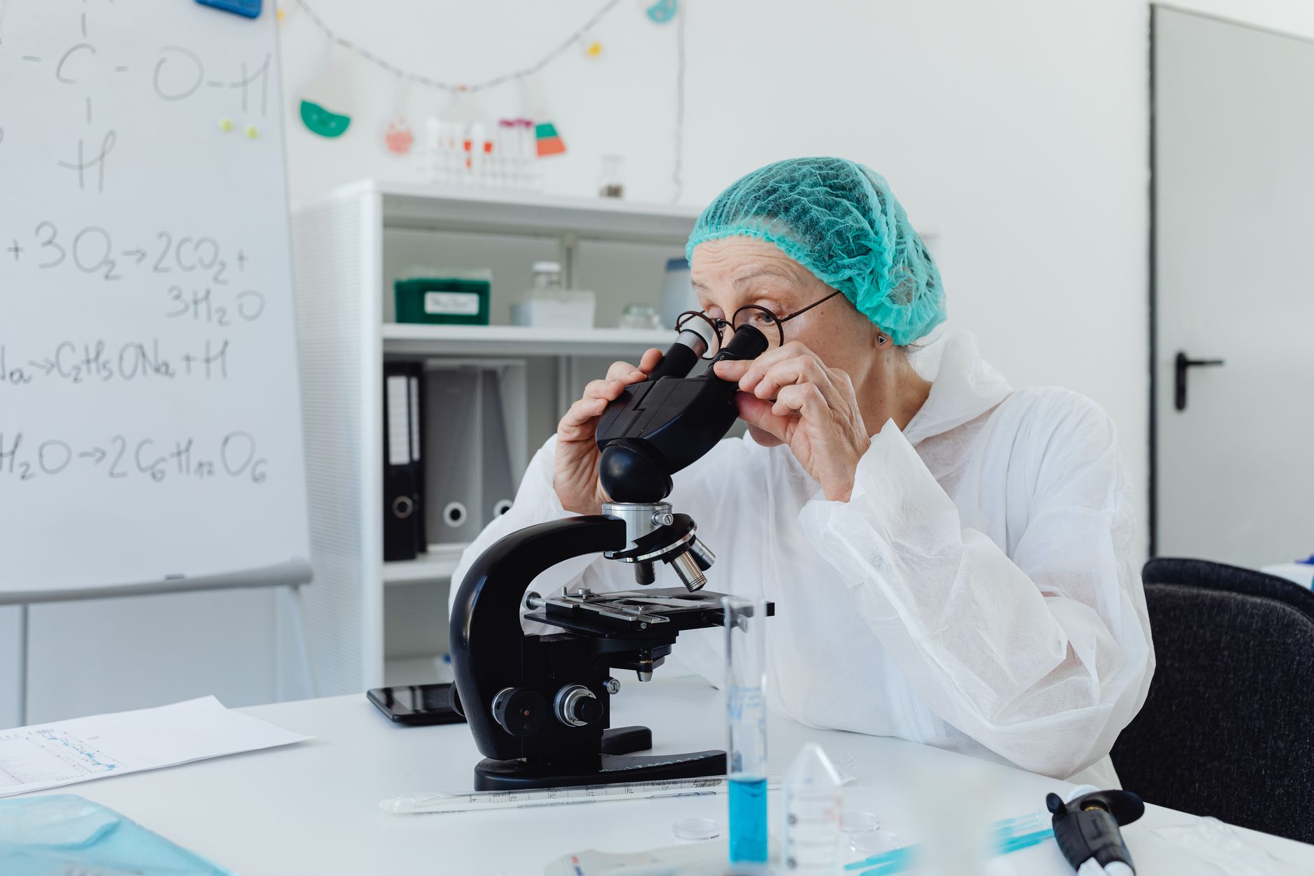 O mutație genetică rară crește de 60 de ori riscul de cancer pulmonar la persoanele care nu fumează