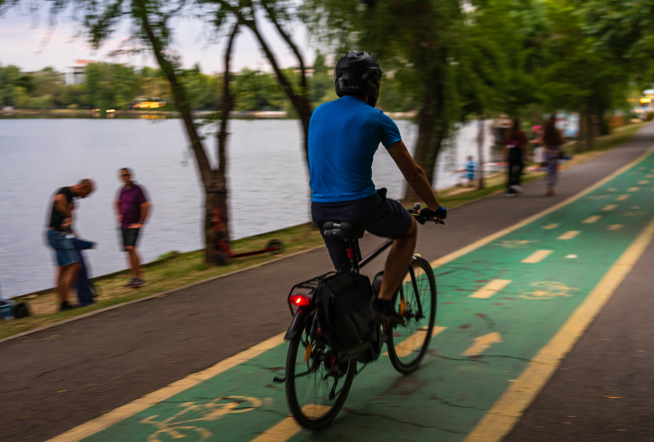 Reguli stricte pentru utilizarea bicicletelor în parcurile din București: amende de până la 2.000 de lei