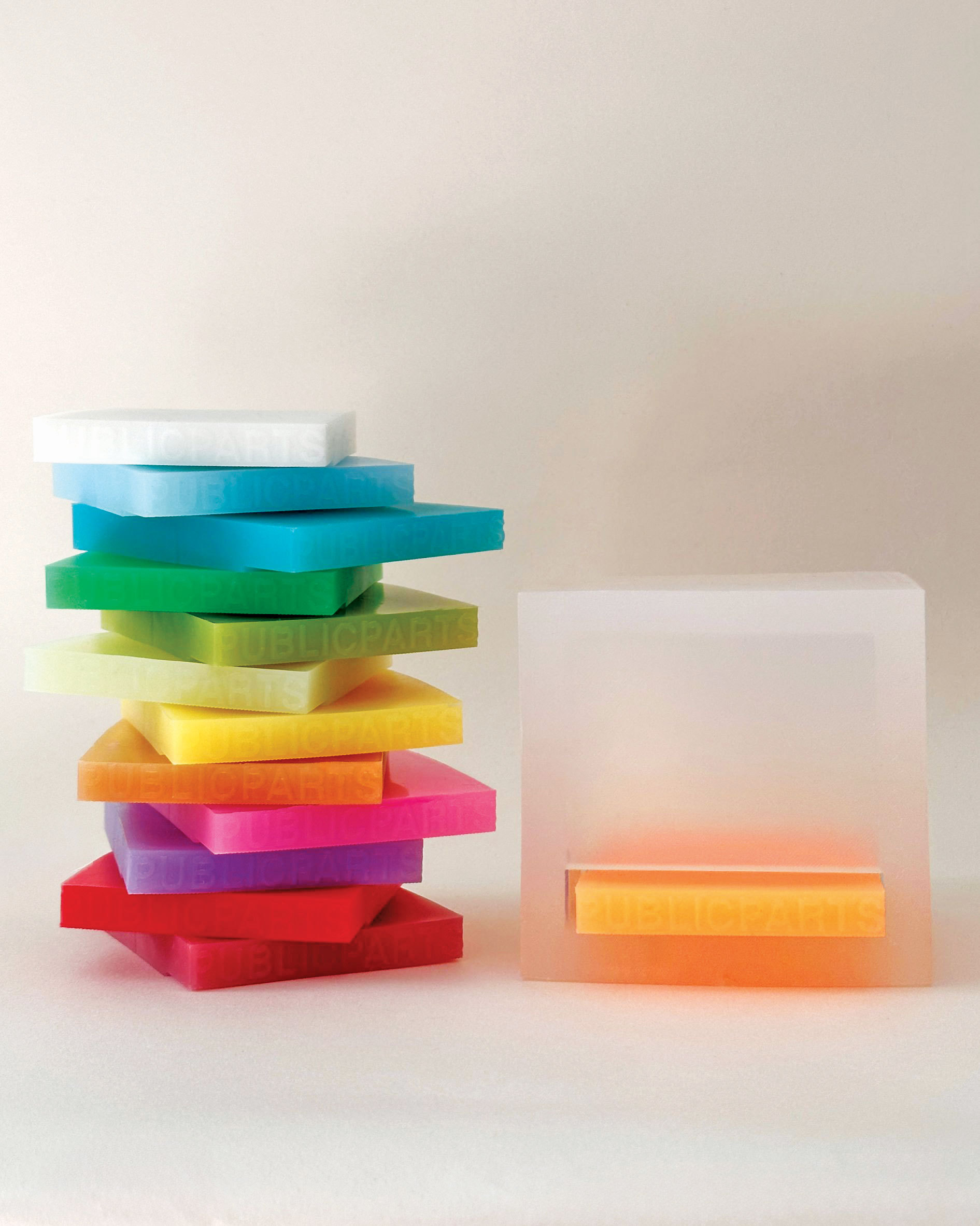 Gel Lamp: O lampă tactilă creată de Billy Easter care folosește plăci colorate pentru iluminat