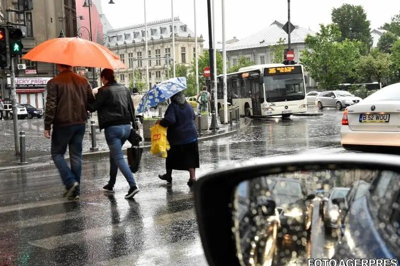 Alertă cod galben pentru ploi abundente în mai multe județe și la București