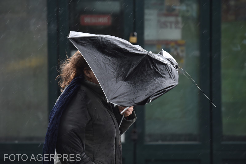 Avertisment meteorologic: ploi abundente, ninsori la munte și temperaturi în scădere pe teritoriul țării