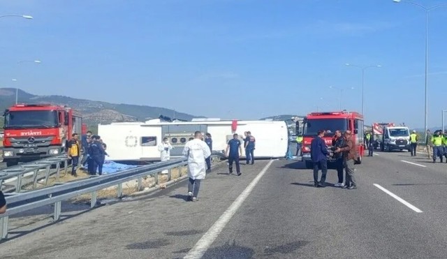 Accident violent în Turcia: un autocar și un camion s-au ciocuit pe autostrada dintre Bursa și Izmir