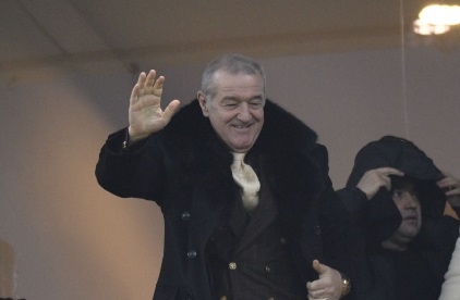Gigi Becali a decis să asiste la meciul FCSB-Oțelul Galați după ce a întâmpinat aglomerație pe drum