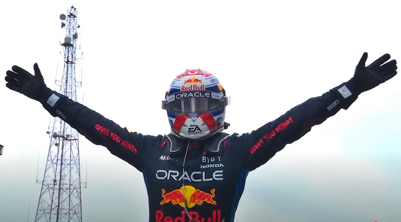 Max Verstappen câștigă Marele Premiu de Formula 1 de la Singapore după plecarea de pe pole position