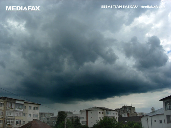 Cod galben de ploi în București: se anunță precipitații abundente și temperaturi în scădere