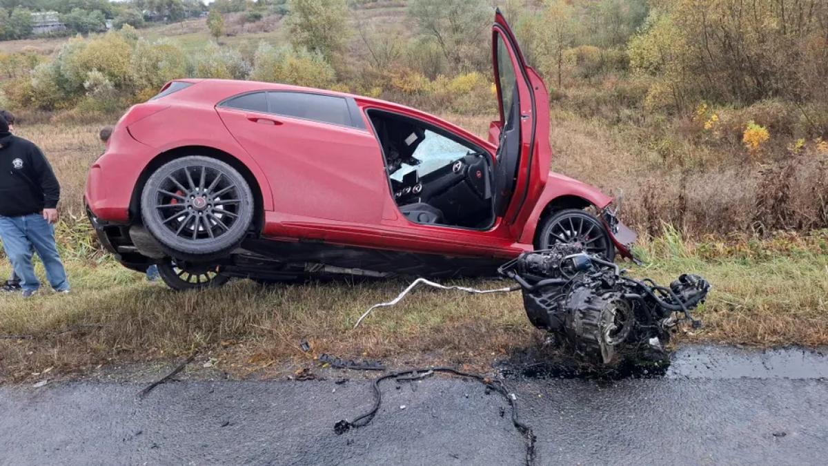 Accident rutier violent în Iași: un șofer a fost descarcerat după impactul dintre un autoturism și un autotren