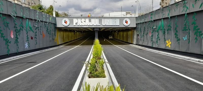 Accident rutier în Pasajul Unirii, la București: doi șoferi au fost transportați la spital