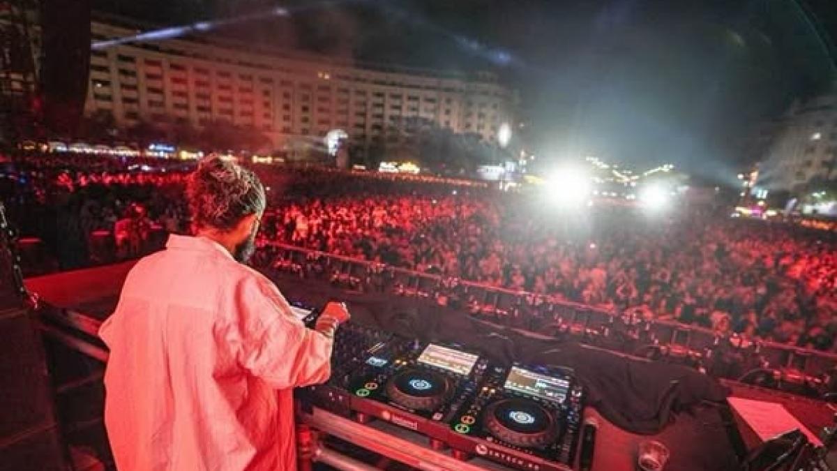 Zilele Bucureștiului: Concerte, video mapping pe fațada Parlamentului și Calea Victoriei pietonală