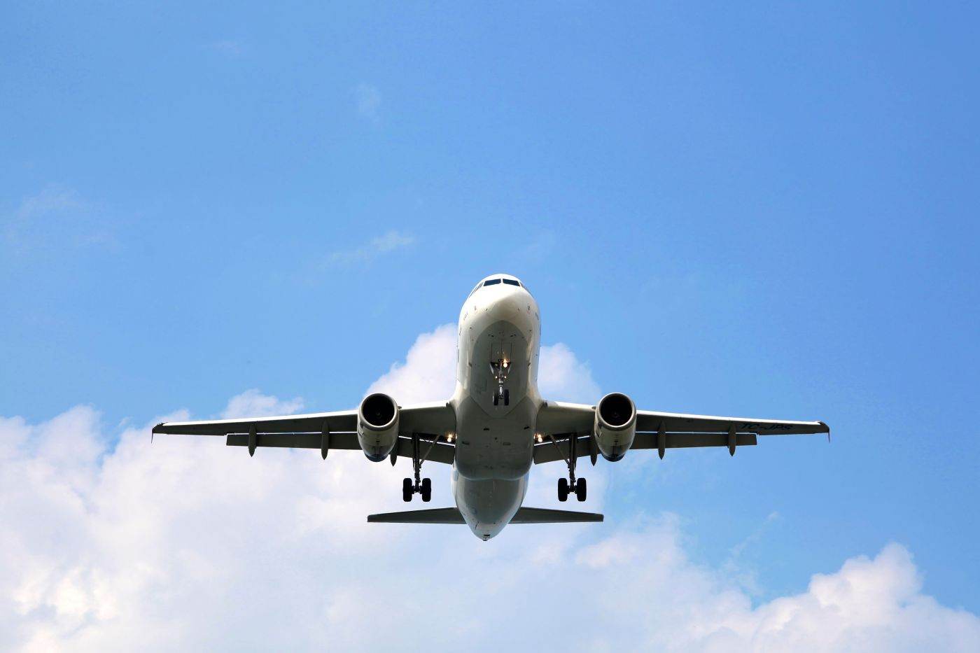 Polonia a suspendat zborurile la două aeroporturi în urma alertelor de raid aerian