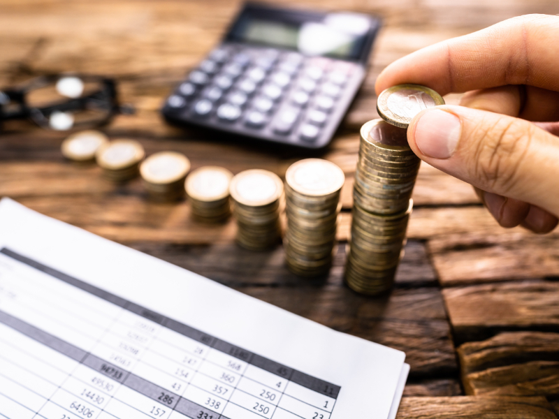 Riscul de recesiune și deficit bugetar: Impactul schimbărilor politice asupra economiei României