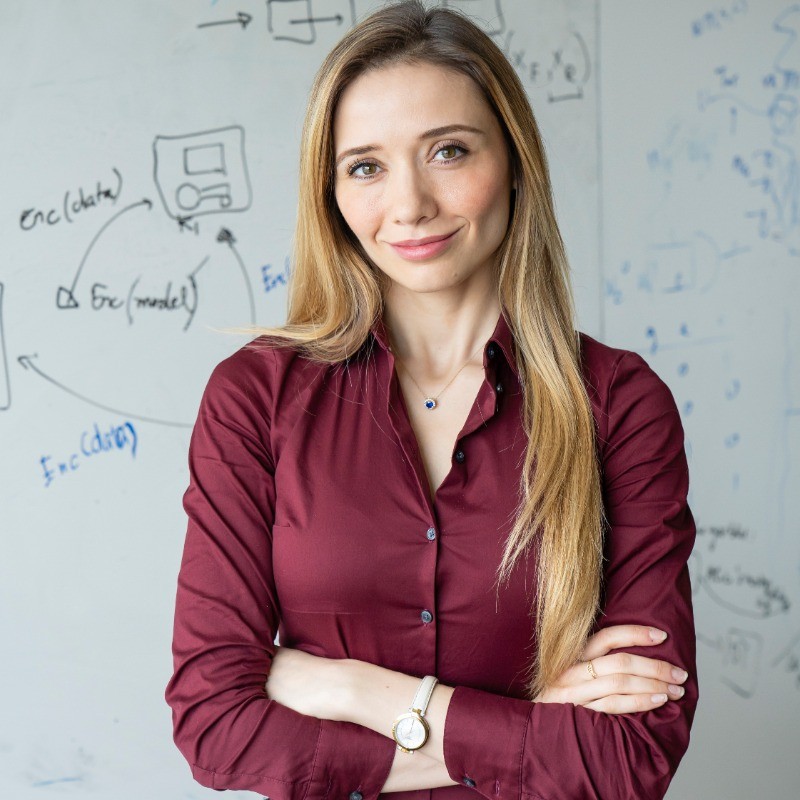 Anthropic achiziționează startup-ul Opaque, fondat de cercetătoarea româncă Raluca Ada Popa