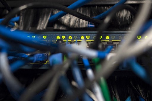 Doi americani sunt arestați pentru că au ajutat specialiști nord-coreeni să coordoneze ferme de laptopuri în Texas